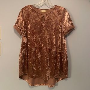 Pink velvet short-sleeved altar’d state dress shirt